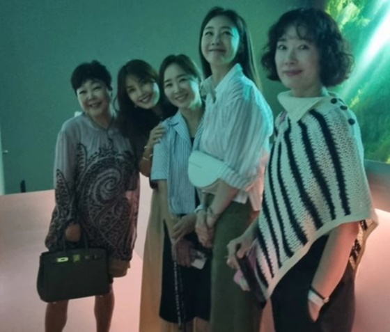 이경민 신애라 윤유선 최지우 오연수 /사진=신애라 SNS