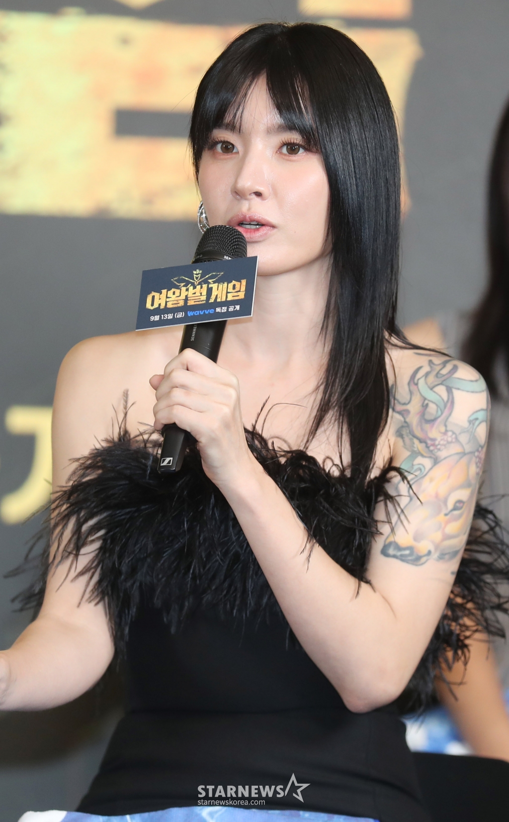 안무가 모니카가 11일 오전 서울 마포구 상암동 스탠포드호텔코리아에서 열린 웨이브 예능 ‘여왕벌 게임' 제작발표회에 참석해 인사말을 하고 있다. 2024.09.11 /사진=임성균