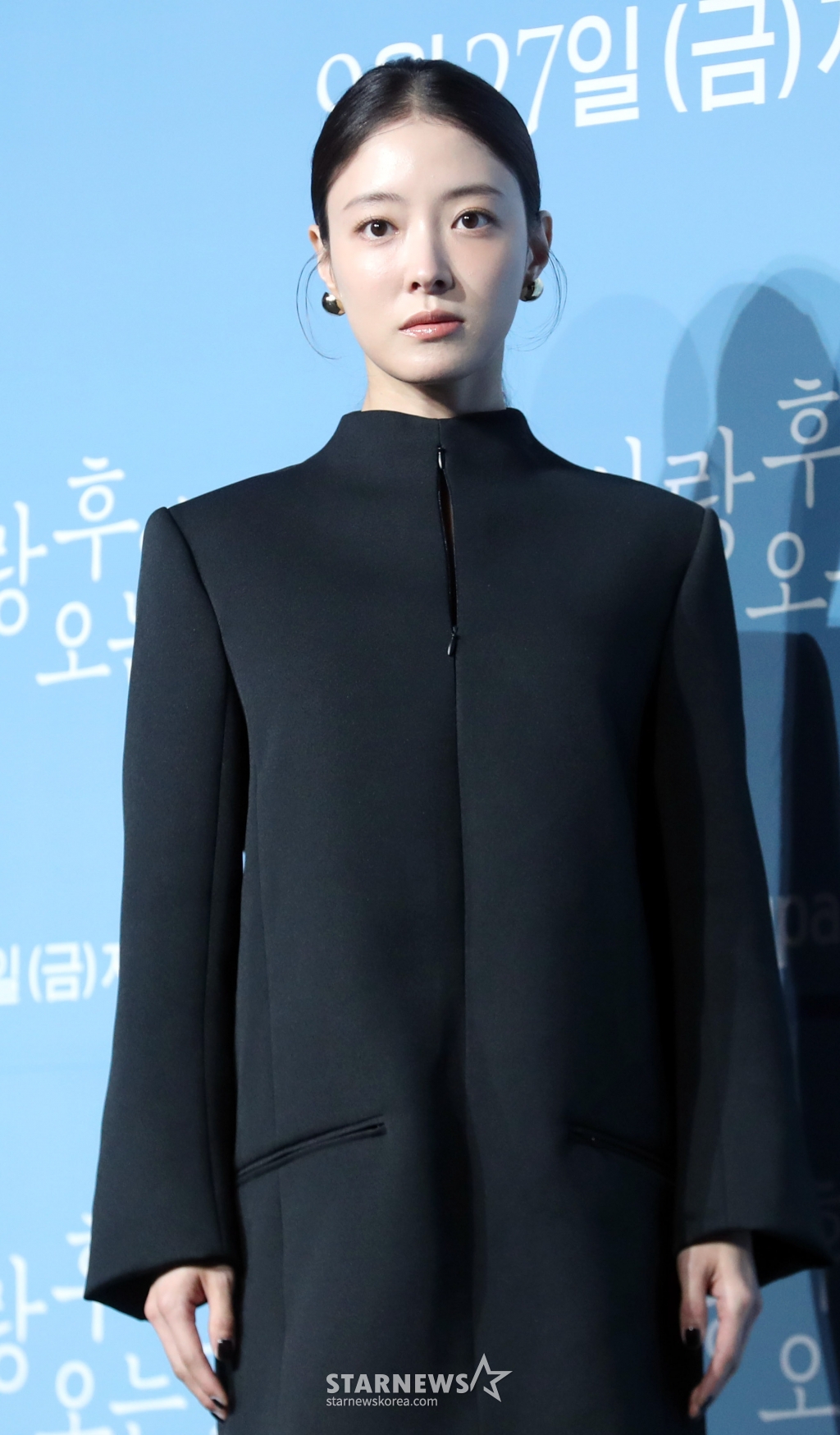 배우 이세영이 12일 오전 서울 중구 웨스틴 조선호텔 그랜드볼룸에서 열린 쿠팡플레이 시리즈 '사랑후에 오는 것들' 제작발표회에 참석해 포즈를 취하고 있다. '사랑 후에 오는 것들' 운명 같던 사랑이 끝나고, 모든 것을 잊은 여자 ‘홍’과 후회로 가득한 남자 ‘준고’의 사랑 후 이야기를 그린 감성 멜로드라로 오는 27일 첫 방송 예정이다. 2024.09.12 /사진=임성균