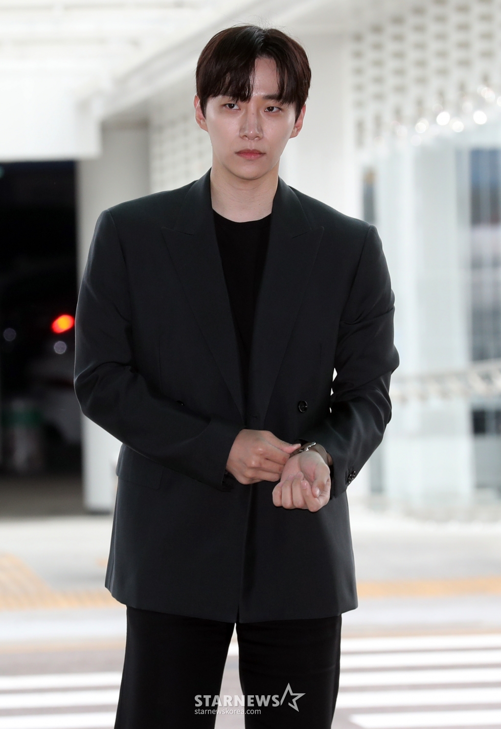 가수 겸 배우 이준호가 대만 일정을 위해 29일 오전 인천국제공항을 통해 출국하고 있다. 2024.04.29 /사진=임성균
