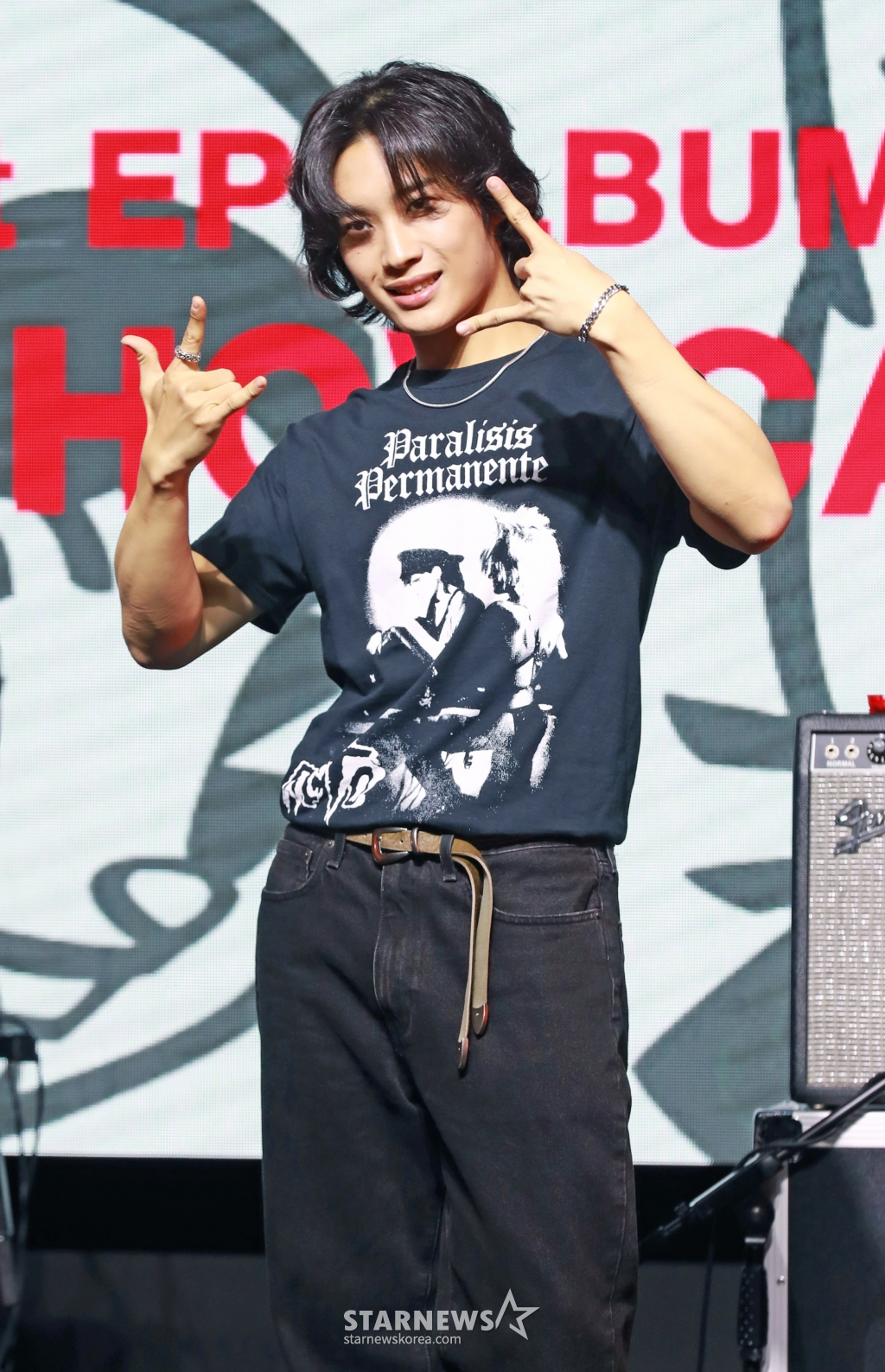 '안테나 첫 보이밴드' 드래곤포니(Dragon Pony) 편성현이 26일 오후 서울 예스24 원더로크홀에서 진행된 데뷔 EP ‘POP UP'(팝업) 발매 기념 쇼케이스에서 포즈를 취하고 있다. 이번 앨범에는 타이틀곡 ‘POP UP’을 비롯해 ‘모스부호’, ‘꼬리를 먹는 뱀’, ‘Traffic Jam'(트래픽 잼), ‘Pity Punk'(피티 펑크) 등 총 5곡이 수록됐다. /2024.09.26 /사진=이동훈