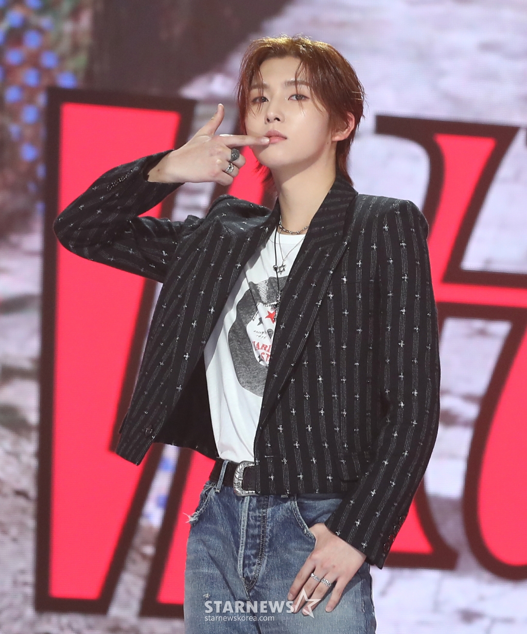 (서울=뉴스1) 권현진 기자 = 그룹 휘브의 인홍이 30일 오후 서울 강서구 등촌동 SBS 공개홀에서 열린 세 번째 싱글앨범 'Rush of Joy'발매 기념 쇼케이스에 포즈를 취하고 있다. 2024.9.30/뉴스1 Copyright (C) 뉴스1. All rights reserved. 무단 전재 및 재배포, AI학습 이용 금지. /사진=(서울=뉴스1) 권현진 기자