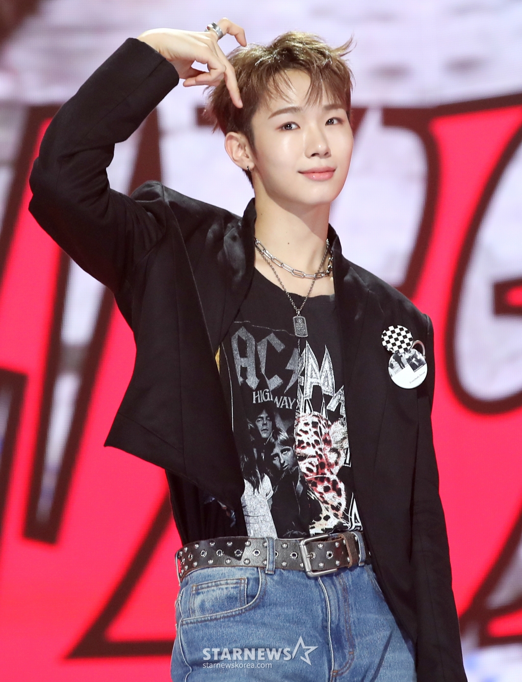 (서울=뉴스1) 권현진 기자 = 그룹 휘브의 원준이 30일 오후 서울 강서구 등촌동 SBS 공개홀에서 열린 세 번째 싱글앨범 'Rush of Joy'발매 기념 쇼케이스에 포즈를 취하고 있다. 2024.9.30/뉴스1 Copyright (C) 뉴스1. All rights reserved. 무단 전재 및 재배포, AI학습 이용 금지. /사진=(서울=뉴스1) 권현진 기자