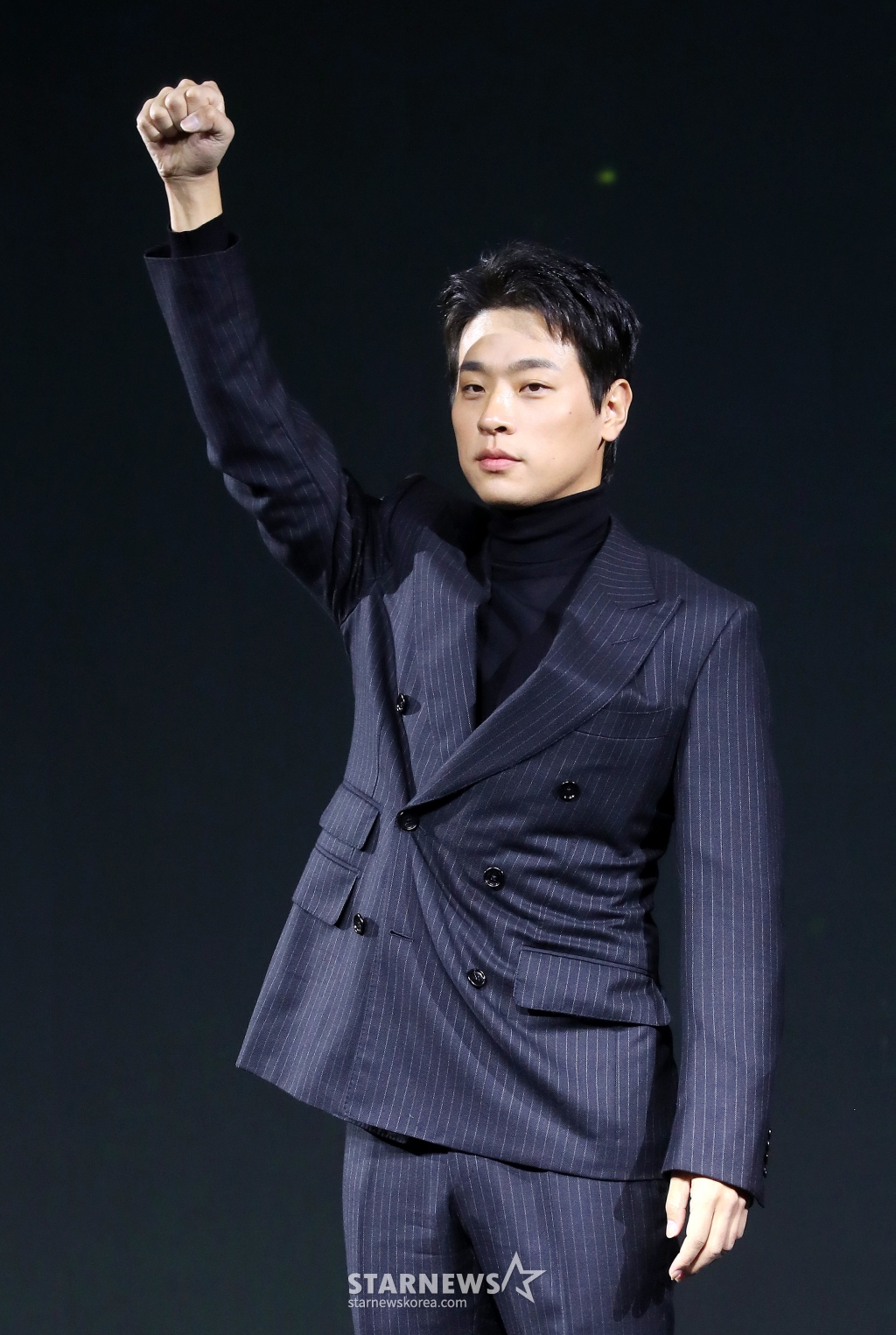 배우 박정민이 10일 오전 서울 종로구 JW메리어트동대문스퀘어서울에서 진행된 넷플릭스 영화 '전, 란' 제작발표회에 참석해 포즈를 취하고 있다. '전,란'은 왜란이 일어난 혼란의 시대, 함께 자란 조선 최고 무신 집안의 아들 종려(박정민)와 그의 몸종 천영(강동원)이 선조(차승원)의 최측근 무관과 의병으로 적이 되어 다시 만나는 이야기를 그린 영화다. 오는 11일 공개. 2024.10.10 /사진=김창현