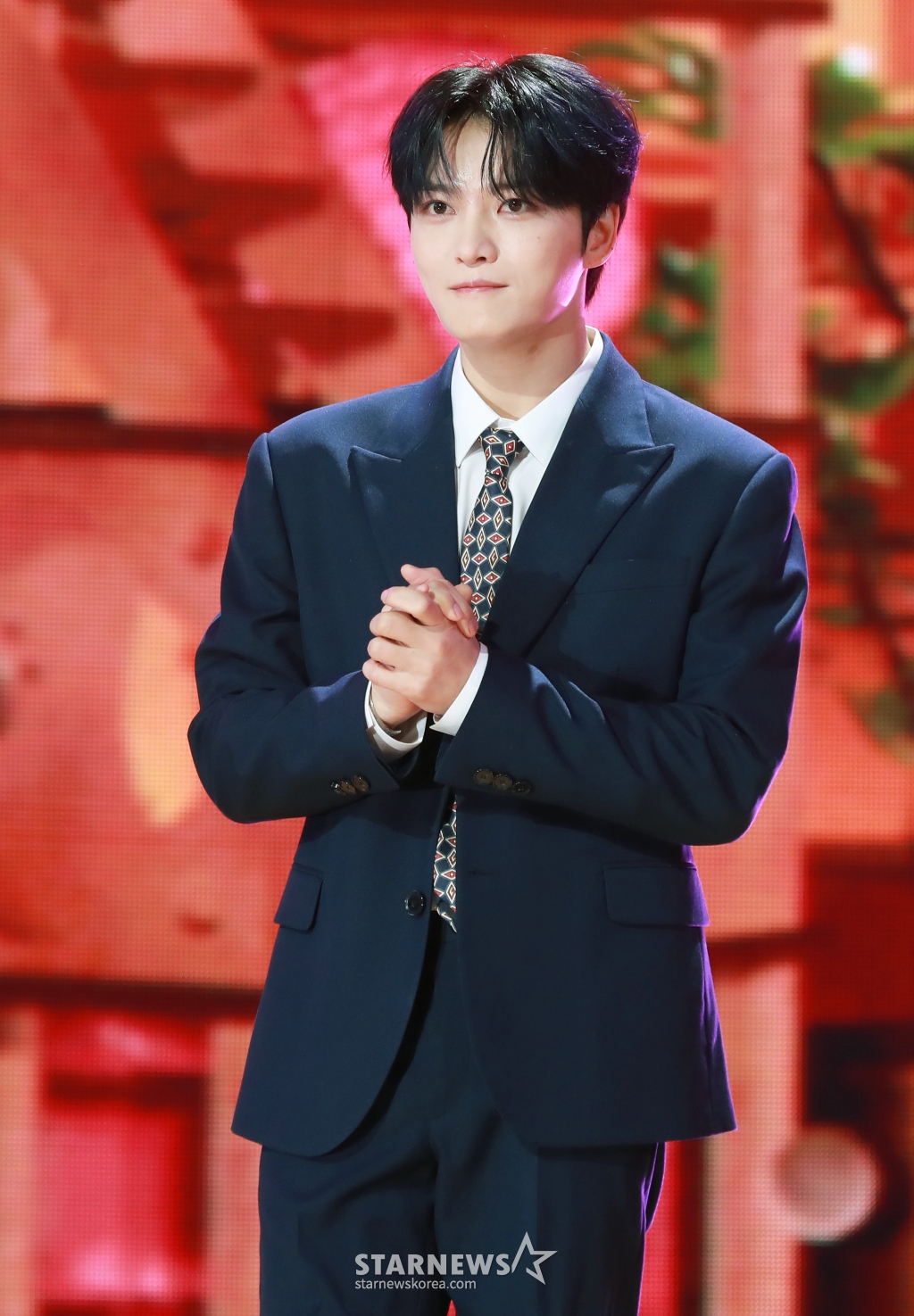 가수 김재중이 15일 오후 서울 강서구 등촌동 SBS 공개홀에서 진행된 신인 걸그룹 '세이 마이 네임'(SAY MY NAME)이 데뷔 앨범 발매기념 쇼케이스에 참석해 포즈를 취하고 있다. /2024.10.15 /사진=이동훈