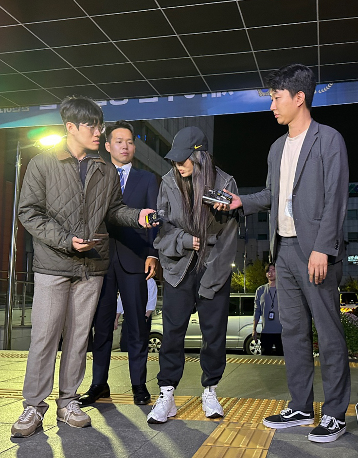 (서울=뉴스1) 홍유진 기자 = 가수 제시가 16일 오후 피고소인 조사를 받기 위해 강남경찰서로 출석하고 있다. 제시는 "일단 때린 사람을 빨리 찾았으면, 벌 받았으면 좋겠다"며 "있는 그대로 말하고 나오겠다"고 밝혔다. 2024.10.16/뉴스1 Copyright (C) 뉴스1. All rights reserved. 무단 전재 및 재배포, AI학습 이용 금지. /사진=(서울=뉴스1) 홍유진 기자