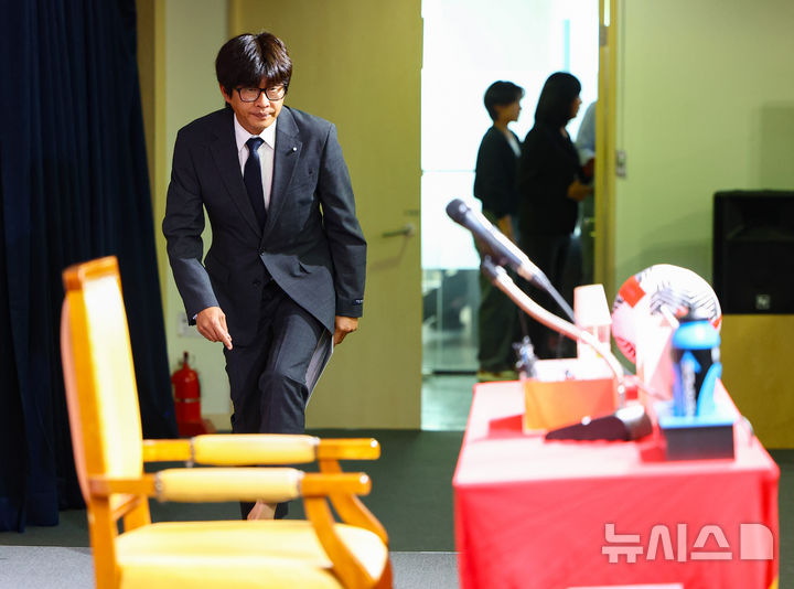 신상우 신임 대한민국 여자 축구국가대표팀 감독이 17일 오전 서울 종로구 축구회관에서 열린 취임 기자회견에 참석하고 있다. /사진=뉴시스