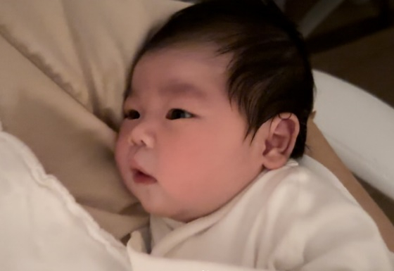 박수홍, 김다예 부부 딸 전복이/사진=전복이 계정