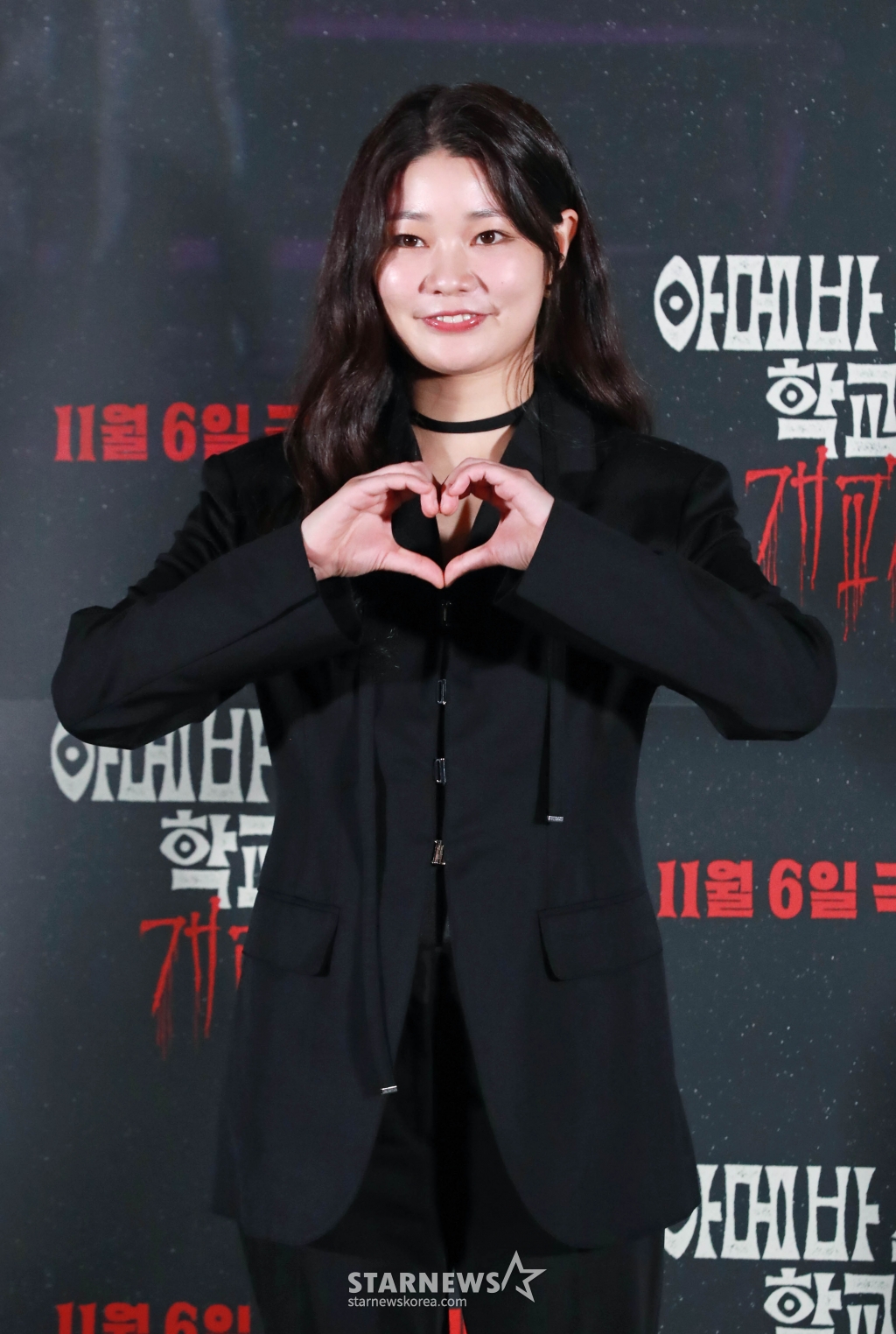 배우 정하담이 31일 오후 서울 CGV용산아이파크몰에서 진행된 영화 '아메바 소녀들과 학교괴담: 개교기념일' 언론시사회 및 기자간담회에 참석해 포즈를 취하고 있다. /2024.10.31 /사진=이동훈 photoguy@