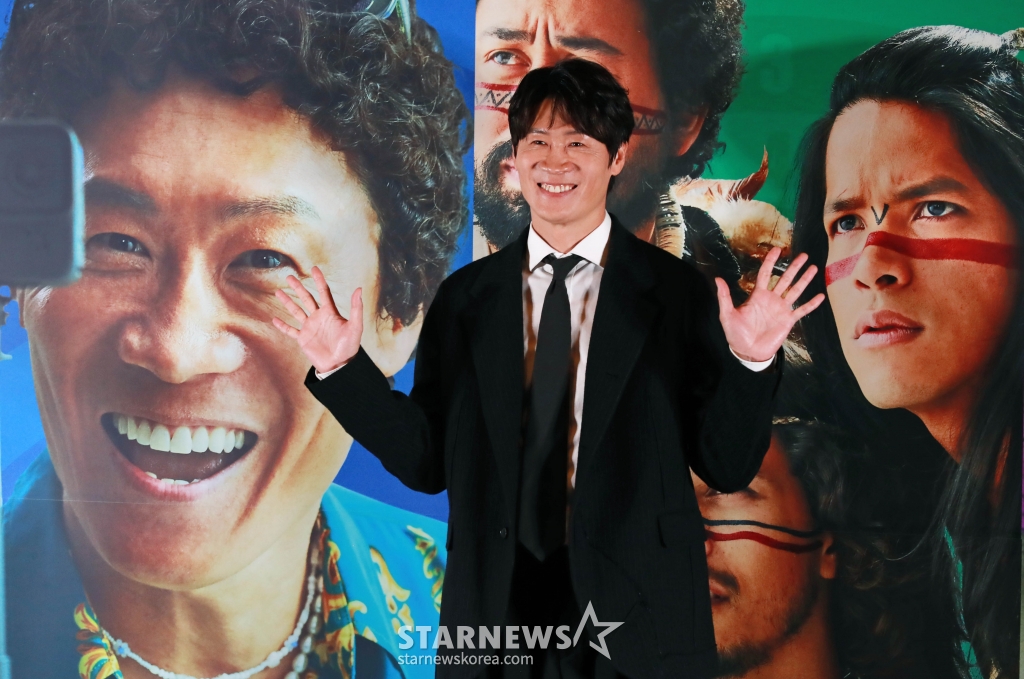 배우 진선규가 22일 오후 서울 메가박스 코엑스에서 진행된 영화 '아마존 활명수'(감독 김창주) 언론시사회 및 기자간담회에 참석해 포즈를 취하고 있다. /2024.10.22 /사진=이동훈 photoguy@