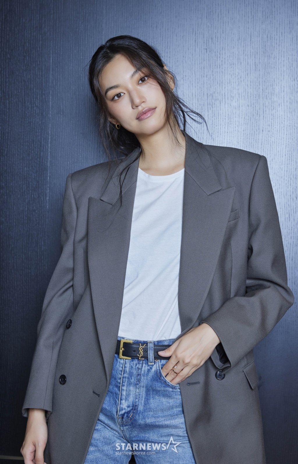 영화 '아메바 소녀들과 학교괴담: 개교기념일'의 주연배우 김도연이 1일 진행된 라운드 인터뷰를 위해 포즈를 취하고 있다. /사진제공=스튜디오 산타클로스엔터테인먼트 2024.11.01 /사진=이동훈 photoguy@