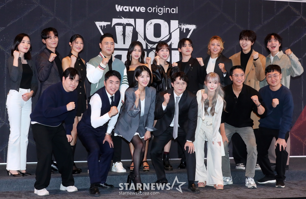 12일 오후 서울 성동구 메가박스 성수에서 진행된 웨이브 오리지널 '피의 게임 시즌3' 제작발표회에서 주역들이 포즈를 취하고 있다. '피의 게임3'는 서바이벌 레전드들과 신예들이 지킬 것인가, 뺏을 것인가를 두고 벌이는 생존지능 서바이벌. 오는 15일 공개. 2024.11.12 /사진=김창현 chmt@