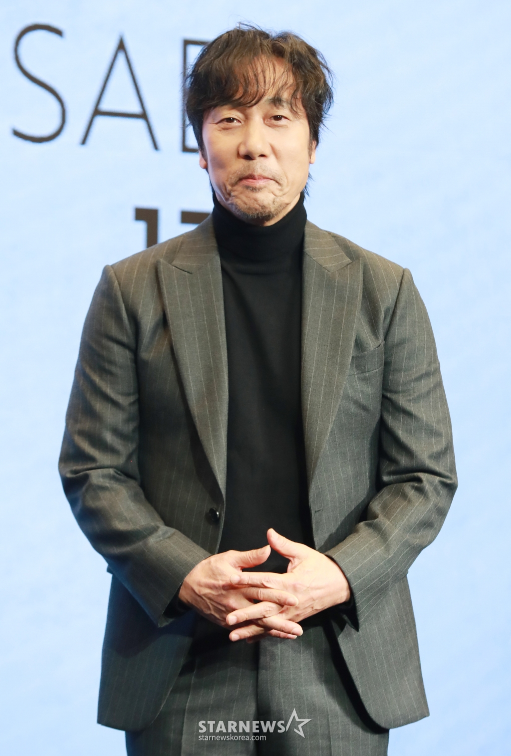 가수 이문세가 13일 오후 서울 상암동 스탠포드 호텔에서 진행된 정규 17집 관련 기자간담회에서 포즈를 취하고 있다. 이번 간담회에서 수록곡 ‘이별에도 사랑이’, ‘마이 블루스’ 2곡을 선공개했다. 정규 17집은 2025년 완성을 목표로 하고 있다. /2024.11.13 /사진=이동훈 photoguy@