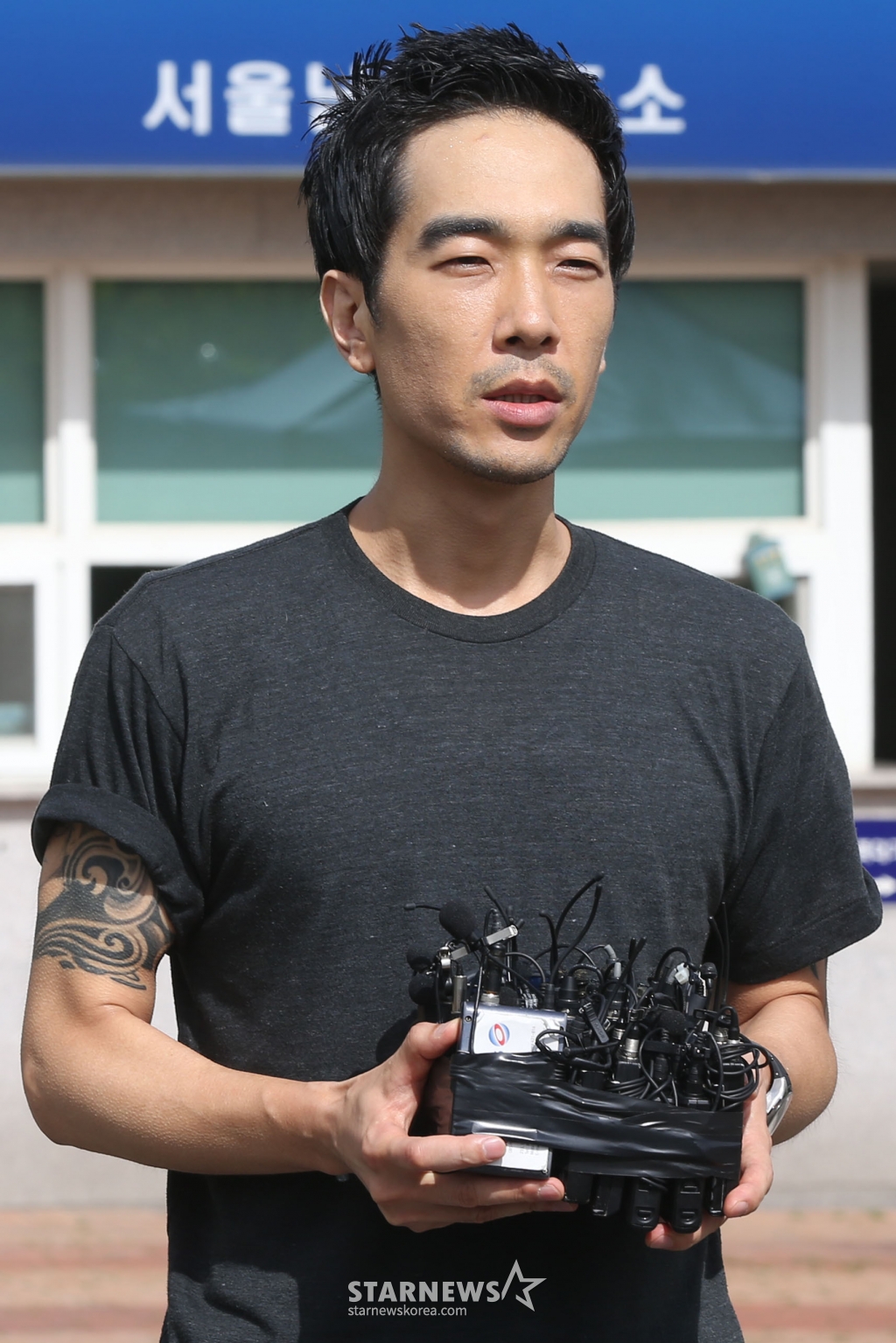 미성년자 성폭행 및 성추행 혐의로 구속된 그룹 룰라 출신 고영욱 /사진=이기범 기자 leekb@