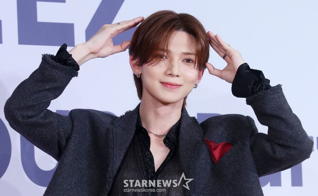 그룹 에이티즈(ATEEZ) 여상이 14일 오후 서울 송파구 롯데호텔 월드에서 진행된 미니 11집 '골든 아워 : 파트 2(GOLDEN HOUR : Part.2)' 발매 기념 기자간담회에 참석해 포즈를 취하고 있다. 에이티즈의 미니 11집에는 '딥 다이브(DEEP DIVE)'를 시작으로 '씬 1 : 밸류(Scene 1 : Value)', '아이스 온 마이 티스(Ice On My Teeth)', '맨 온 파이어(Man on Fire)', '셀피쉬 왈츠(Selfish Waltz)', '이너프(Enough)'까지 총 6개의 트랙이 수록돼 있다. 2024.11.14 /사진=김창현 chmt@