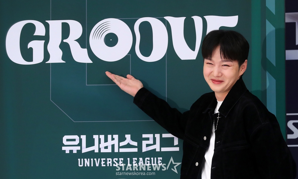 가수 이창섭이 19일 오전 서울 양천구 목동 SBS사옥에서 진행된 글로벌 보이 그룹 오디션 프로그램 '유니버스 리그' 제작발표회에 참석해 포즈를 취하고 있다. '유니버스 리그'는 단 하나의 프리즘 컵을 차지하기 위해 경쟁하는 리그전 형식의 오디션이다. 2024.11.19 /사진=김창현 chmt@
