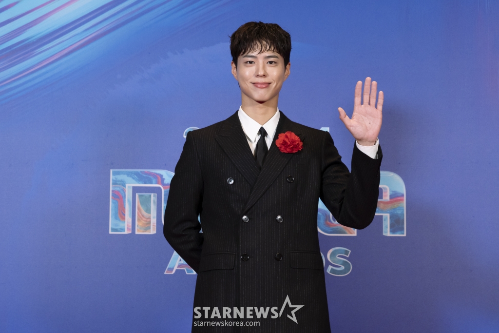 배우 박보검이 22일 정오(한국시간) 미국 LA 돌비씨어터에서 진행된 '2024 마마어워즈'(2024 MAMA AWARDS) 레드카펫 행사에서 포즈를 취하고 있다. /사진제공=CJENM 2024.11.22 /사진=이동훈 photoguy@