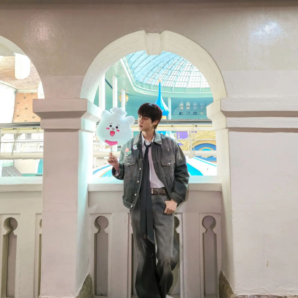 /사진=방탄소년단 진 SNS