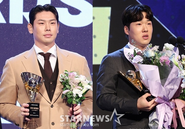 LG 홍창기(왼쪽)와 두산 조수행이 26일 서울 롯데호텔 월드 크리스탈볼룸에서 열린 2024 신한 SOL뱅크 KBO 시상식에서 타이틀을 차지한 뒤 소감을 밝히고 있다. /사진=김진경 대기자