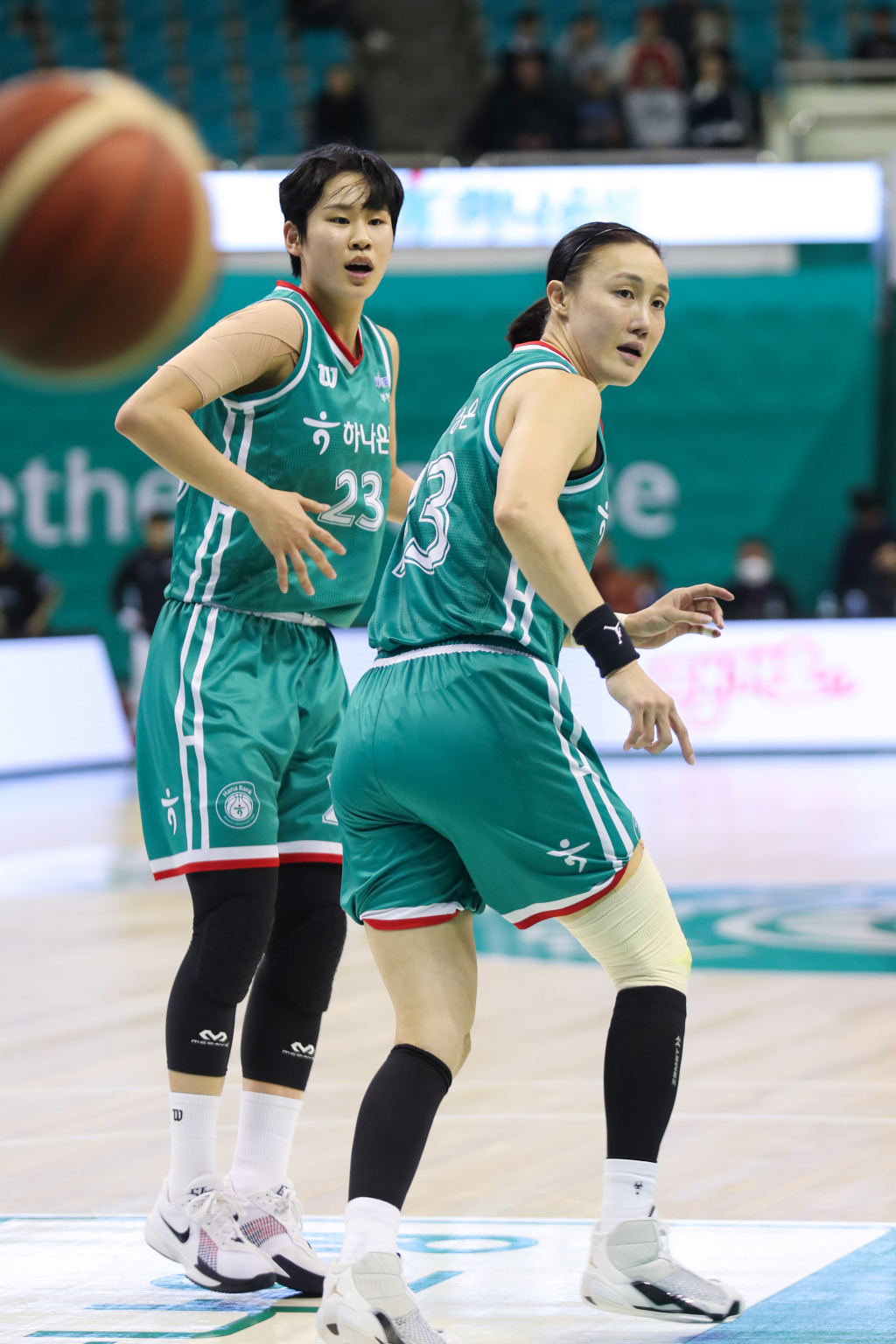 부천 하나은행 포워드 김정은(가운데). /사진=WKBL 제공