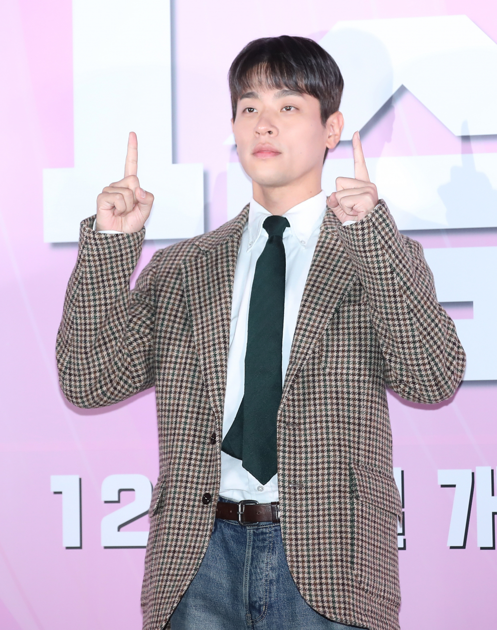(서울=뉴스1) 권현진 기자 = 배우 박정민이 28일 서울 용산구 CGV용산아이파크몰에서 열린 영화 '1승'(감독 신연식) 제작보고회에서 포즈를 취하고 있다. '1승'은 이겨본 적이 없는 감독과 이길 생각이 없는 구단주, 이기는 법을 모르는 선수들까지 승리의 가능성이 1도 없는 여자배구단이 1승을 위해 도전에 나서는 이야기를 담은 작품이다. 2024.11.28/뉴스1 Copyright (C) 뉴스1. All rights reserved. 무단 전재 및 재배포, AI학습 이용 금지. /사진=(서울=뉴스1) 권현진 기자