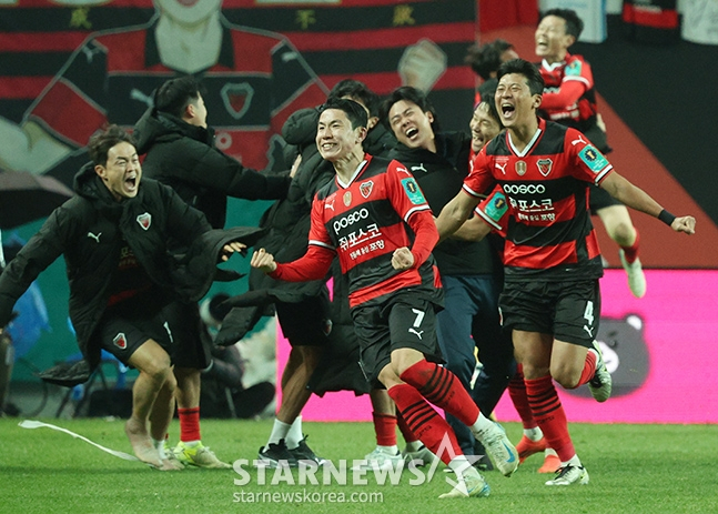2024 하나은행 코리아컵 결승전 포항스틸러스-울산HD전이 30일 서울월드컵경기장에서 열렸다. 포항 김인성이 역장 후반전 역전골을 터뜨린 후 포효하고 있다. /사진=김진경 대기자