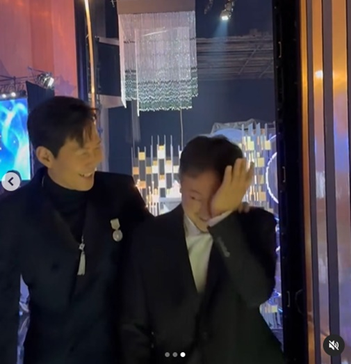 이정재 장재현 감독 / 사진=이정재 개인계정