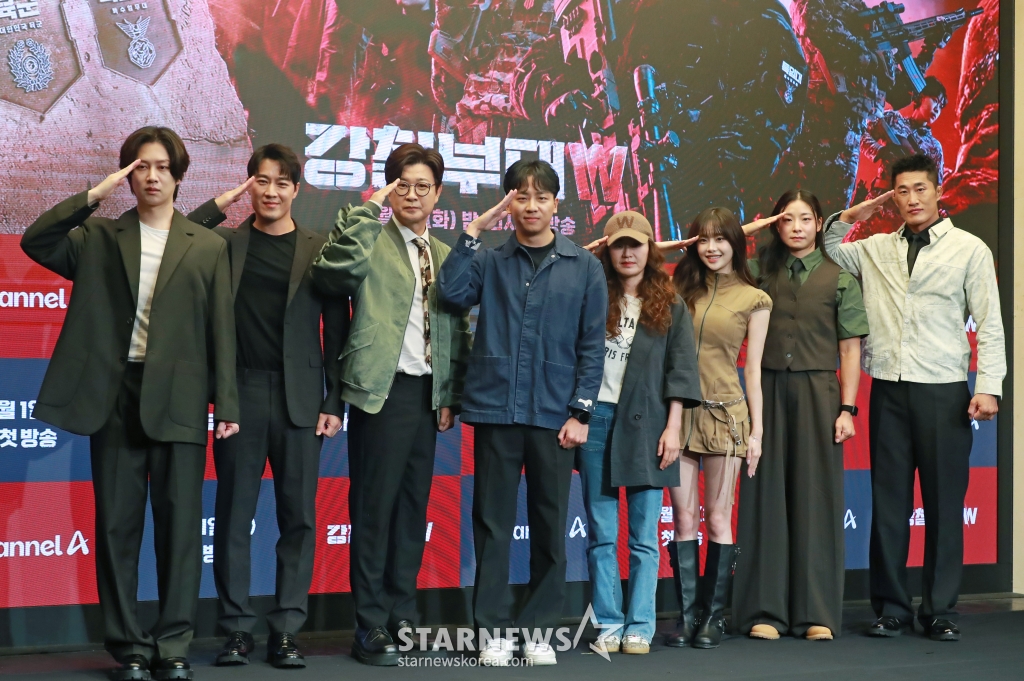 김희철, 최영재, 김성주, 신재호PD, 강숙경 작가, 츄, 장은실, 김동현 /사진=이동훈