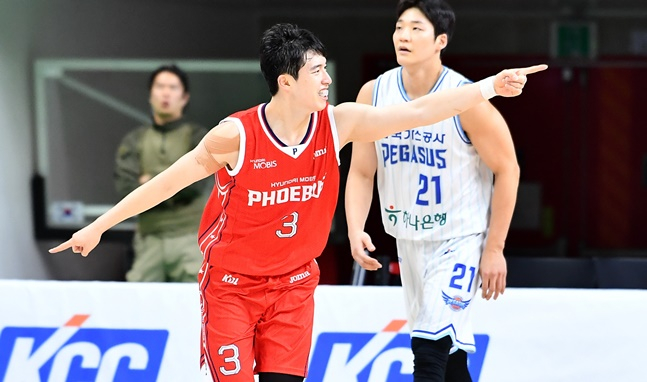 현대모비스 박무빈이 득점 성공 후 환호하고 있다. /사진=KBL 제공