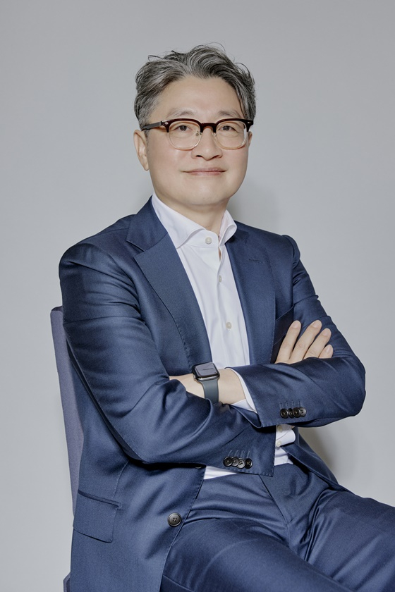 '가족계획' 크리에이터 및 작가 김정민