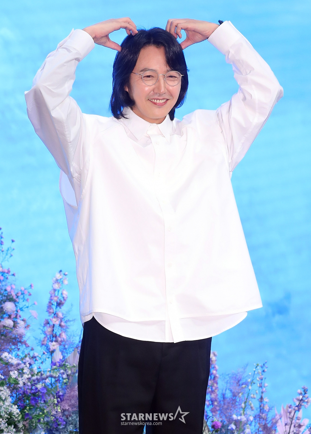 배우 윤상현이 16일 오후 서울 구로구 더세인트웨딩에서 진행된 지니TV 오리지널 드라마 '나미브' 제작발표회에 참석해 포즈를 취하고 있다. '나미브'는 해고된 스타 제작자 강수현(고현정 분)과 방출된 장기 연습생 유진우(려운 분)가 만나 각자의 목표를 위해 나아가는 이야기. 오는 23일 오후 10시 ENA에서 첫 방송되며, 스트리밍은 본방 직후 KT 지니 TV, 지니 TV 모바일에서 무료로 제공된다. 2024.12.16 /사진=김창현 chmt@
