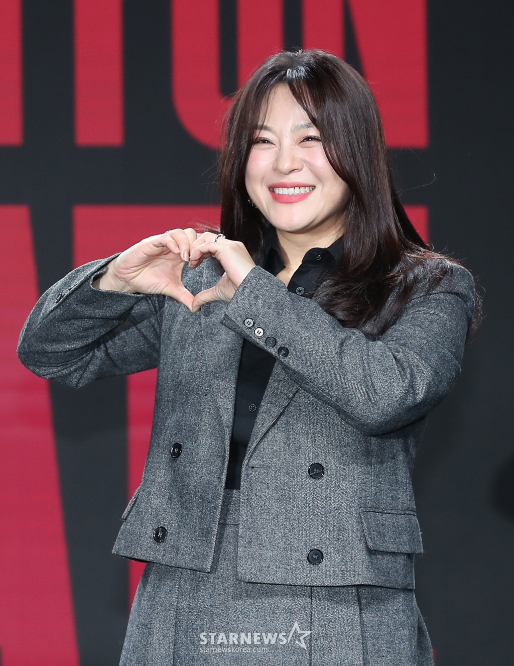 (서울=뉴스1) 권현진 기자 = 가수 이영현이 19일 오후 서울 강남구 일지아트홀에서 가진 정규 3집 'PRIVATE(프라이빗)' 발매 기념 쇼케이스에서 포즈를 취하고 있다. 2024.12.19/뉴스1 Copyright (C) 뉴스1. All rights reserved. 무단 전재 및 재배포, AI학습 이용 금지. /사진=(서울=뉴스1) 권현진 기자