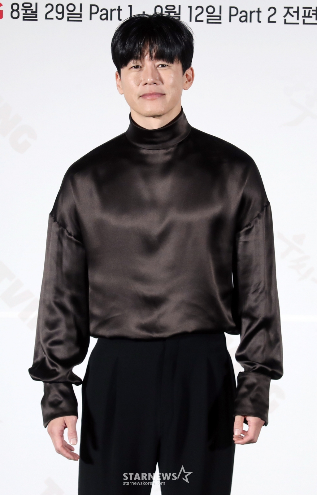 배우 김무열이 27일 오후 서울 용산CGV에서 열린 TVING 오리지널 '우씨왕후' 제작발표회에 참석해 포즈를 취하고 있다. 드라마 '우씨왕후'는 갑작스러운 왕의 죽음으로 왕위를 노리는 왕자들과 권력을 잡으려는 다섯 부족의 표적이 된 왕후가 24시간 안에 새로운 왕을 세우기 위해 사투를 벌이는 추격 액션 사극으로 오는 29일 공개된다. 2024.08.27 /사진=임성균