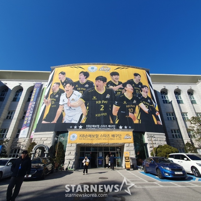 22일 2024~2025 V리그 정규시즌 3라운드부터 KB손해보험 홈경기가 열릴 경기도 의정부시 경민대 체육관. /사진=김동윤 기자