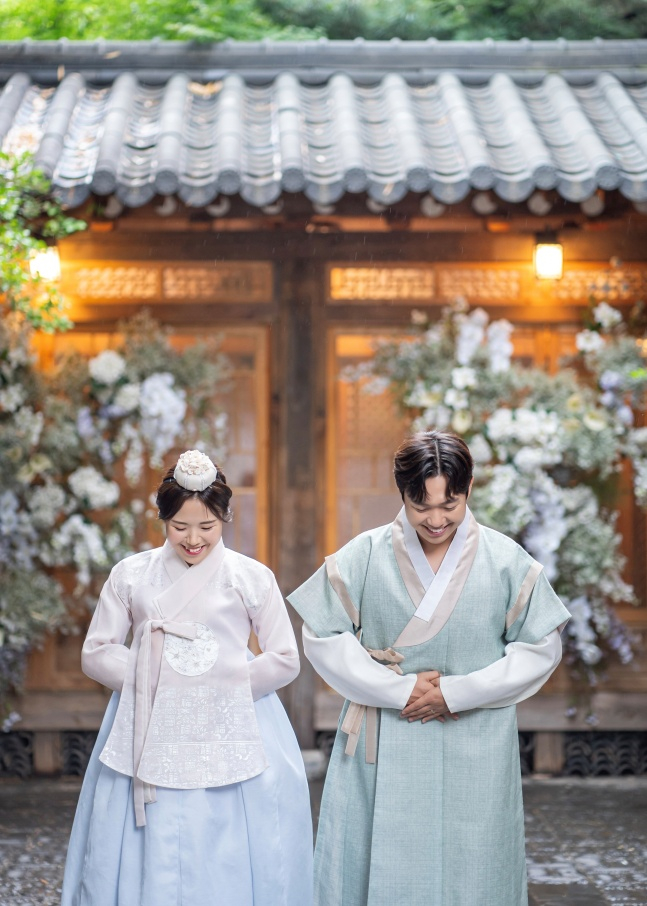 남주성-서동훈 부부. /사진=SSG랜더스 제공