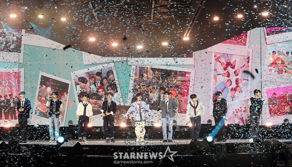 그룹 제로베이스원이 27일 오후 태국 방콕 임팩트 챌린저 홀 1-2(IMPACT Challenger Hall 1-2)에서 진행된 '제 9회 아시아 아티스트 어워즈'(The 9th Asia Artist Awards, 이하 'AAA 2024')'에 참석해 멋진 무대를 선보이고 있다. 2024.12.27 /사진=김창현 chmt@