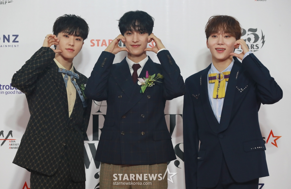 그룹 세븐틴의 유닛 부석순이 14일 필리핀 아레나에서 열린 '2023 아시아 아티스트 어워즈 인 필리핀'(2023 Asia Artist Awards IN THE PHIPPINES, 이하 '2023 AAA') 레드카펫 행사에 참석해 포즈를 취하고 있다. '2023 AAA'는 스타뉴스가 주최하고 Asia Artist Awards 조직위원회, TONZ 엔터테인먼트, PULP Live World가 공동 주관한다. 그룹 아이브(IVE) 장원영, 가수 강다니엘, 그룹 제로베이스원 성한빈이 MC를 맡았다. 2023.12.14 /사진=이동훈