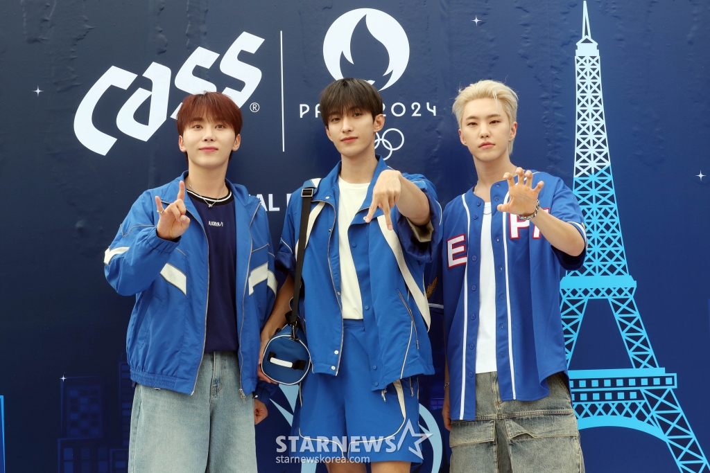 그룹 세븐틴(SEVENTEEN) 부석순 승관, 호시, 도겸이 23일 오전 서울 잠실 올림픽공원에서 열린 '올림픽데이런 2024' 에 참석해 포즈를 취하고 있다. 2024.06.23 /사진=임성균