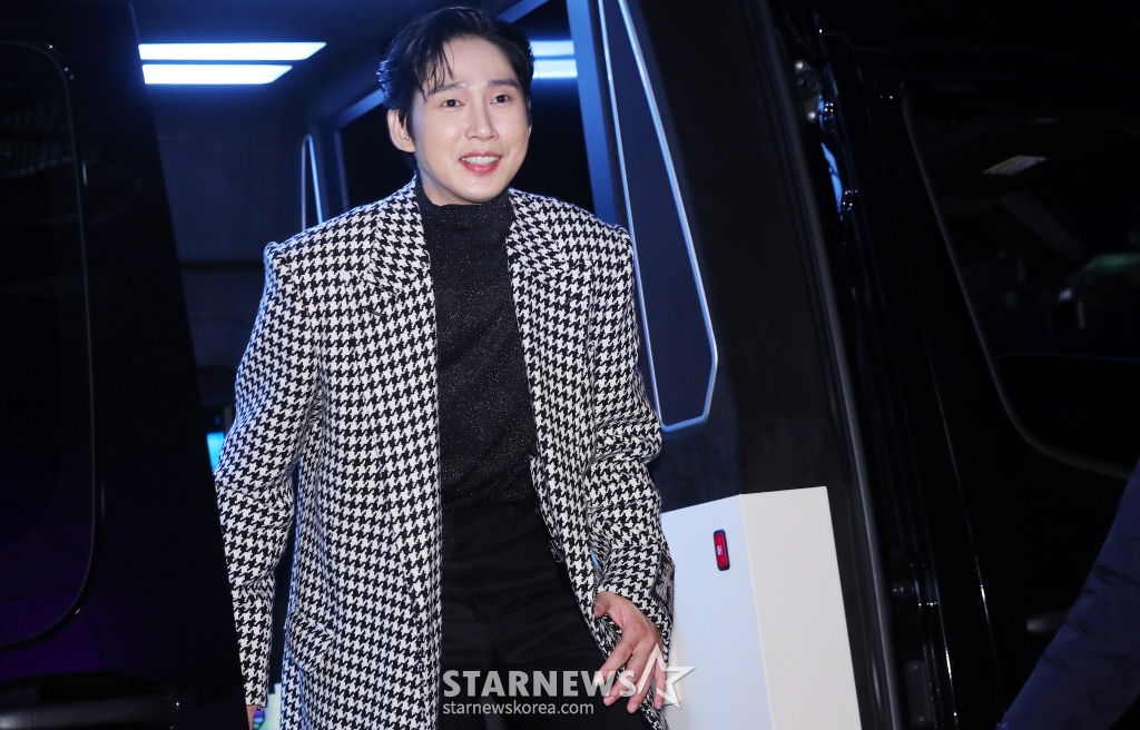 배우 박성훈이 9일 오후 서울 중구 동대문디자인플라자에서 진행된 넷플릭스 시리즈 '오징어 게임 시즌2' 핑크카펫에 참석하고 있다. '오징어 게임 시즌2'는 복수를 다짐하고 다시 돌아와 게임에 참가하는 '기훈'(이정재)과 그를 맞이하는 '프론트맨'(이병헌)의 치열한 대결, 그리고 다시 시작되는 진짜 게임을 담은 이야기다. 오는 26일 공개. 2024.12.9 /사진=김창현 chmt@