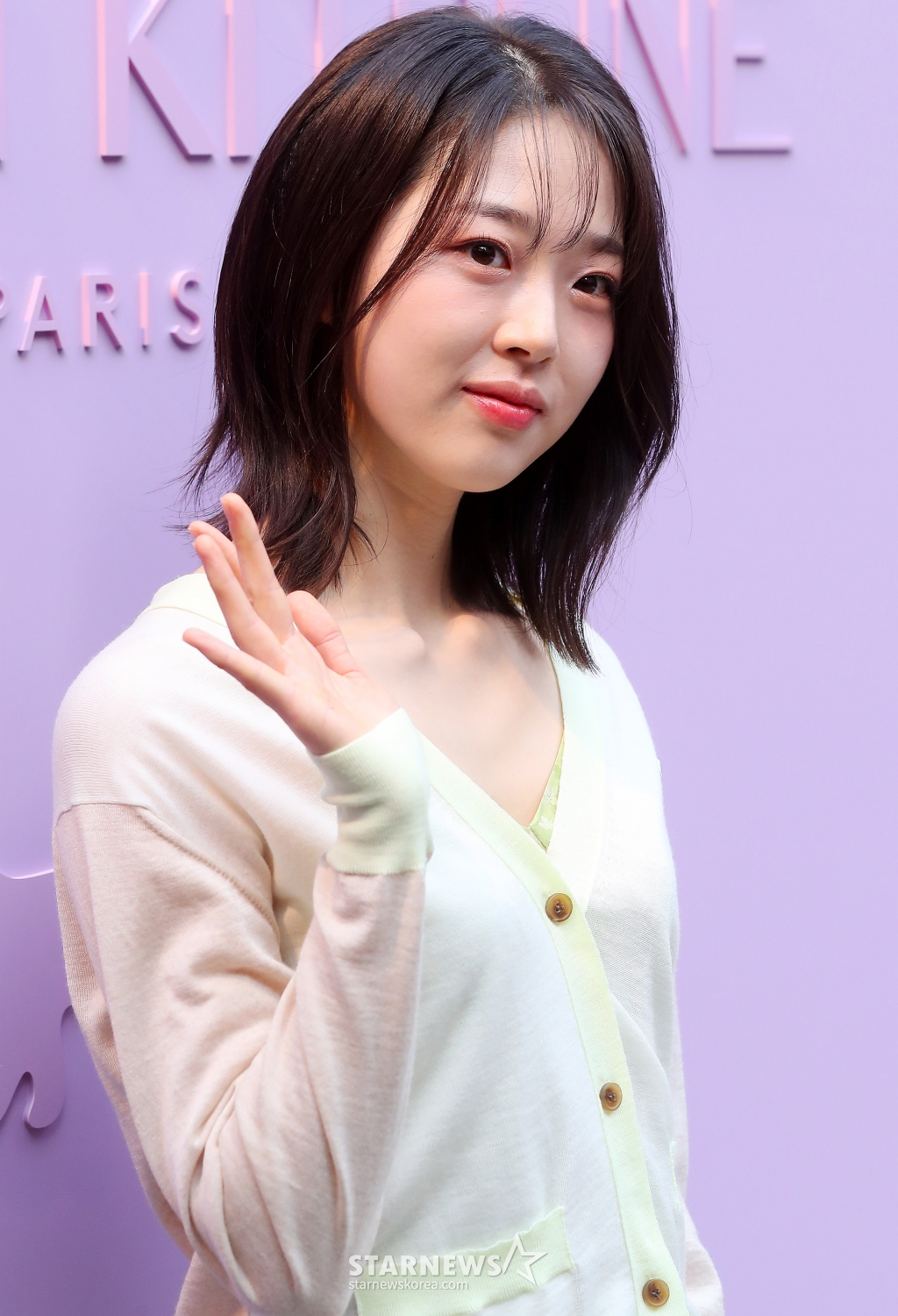 배우 김시은이 29일 오후 서울 강남구 신사동 카페 키츠네에서 진행된 패션 브랜드 메종 키츠네 'Babyfox' 론칭 행사에 참석해 포즈를 취하고 있다. 2024.03.29 /사진=김창현