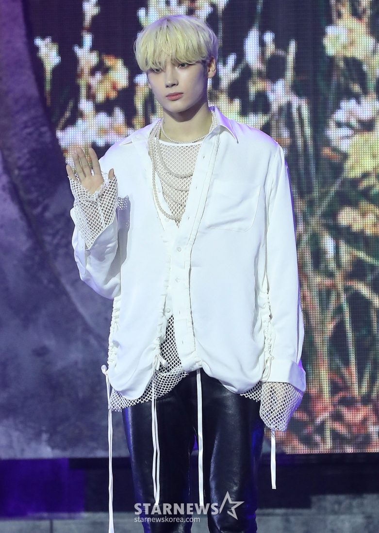 보이 그룹 투모로우바이투게더(TXT) 휴닝카이가 12일 오후 서울 동대문구 회기동 경희대학교 평화의 전당에서 진행된 정규 3집 '이름의 장: FREEFALL' 발매 기념 쇼케이스에 참석해 포즈를 취하고 있다. 투모로우바이투게더의 이번 앨범 타이틀곡 'Chasing That Feeling'은 1980년대 감성의 뉴 웨이브 장르 곡이다. 2023.10.12 /사진=김창현