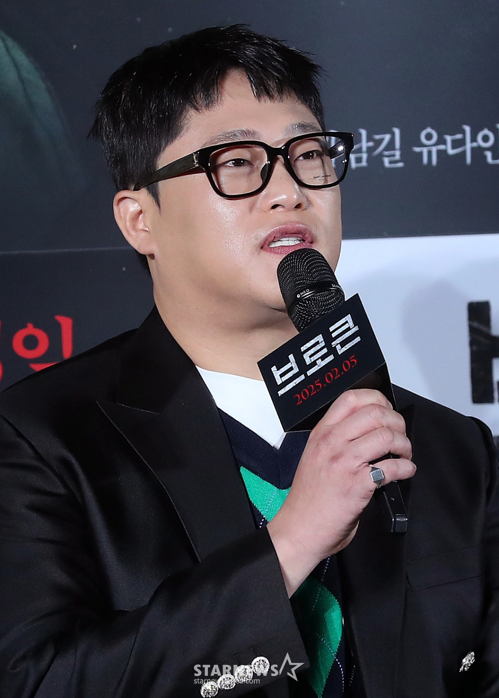 배우 임성재가 6일 오전 서울 광진구 롯데시네마 건대입구에서 진행된 영화 '브로큰' 제작보고회에 참석해 인사말을 하고 있다. '브로큰'은 시체로 돌아온 동생과 사라진 그의 아내, 사건을 예견한 베스트셀러 소설까지, 모든 것이 얽혀버린 그날 밤의 진실을 밝히기 위해 끝까지 달려가는 민태(하정우 분)의 분노의 추적을 그린 이야기. 오는 2월 5일 개봉. 2025.01.06 /사진=김창현 chmt@
