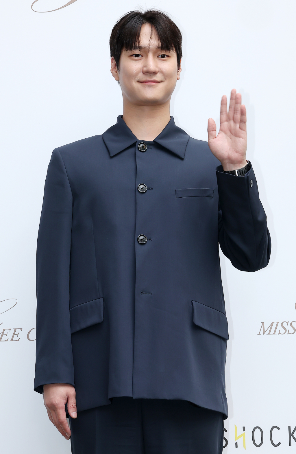 (서울=뉴스1) 김진환 기자 = 배우 고경표가 26일 오후 서울 강남구 압구정로 미스지콜렉션 청담 사옥 앞에서 열린 25 S/S 미스지콜렉션 패션쇼 포토콜에 참석해 포즈를 취하고 있다. 2024.9.26/뉴스1 Copyright (C) 뉴스1. All rights reserved. 무단 전재 및 재배포, AI학습 이용 금지. /사진=(서울=뉴스1) 김진환 기자