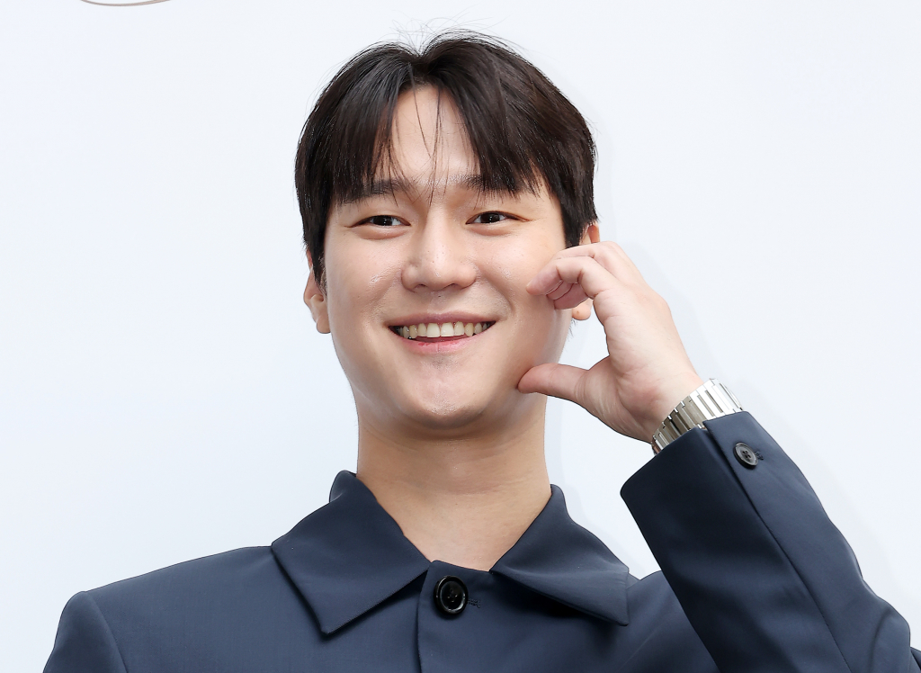 (서울=뉴스1) 김진환 기자 = 배우 고경표가 26일 오후 서울 강남구 압구정로 미스지콜렉션 청담 사옥 앞에서 열린 25 S/S 미스지콜렉션 패션쇼 포토콜에 참석해 포즈를 취하고 있다. 2024.9.26/뉴스1 Copyright (C) 뉴스1. All rights reserved. 무단 전재 및 재배포, AI학습 이용 금지. /사진=(서울=뉴스1) 김진환 기자