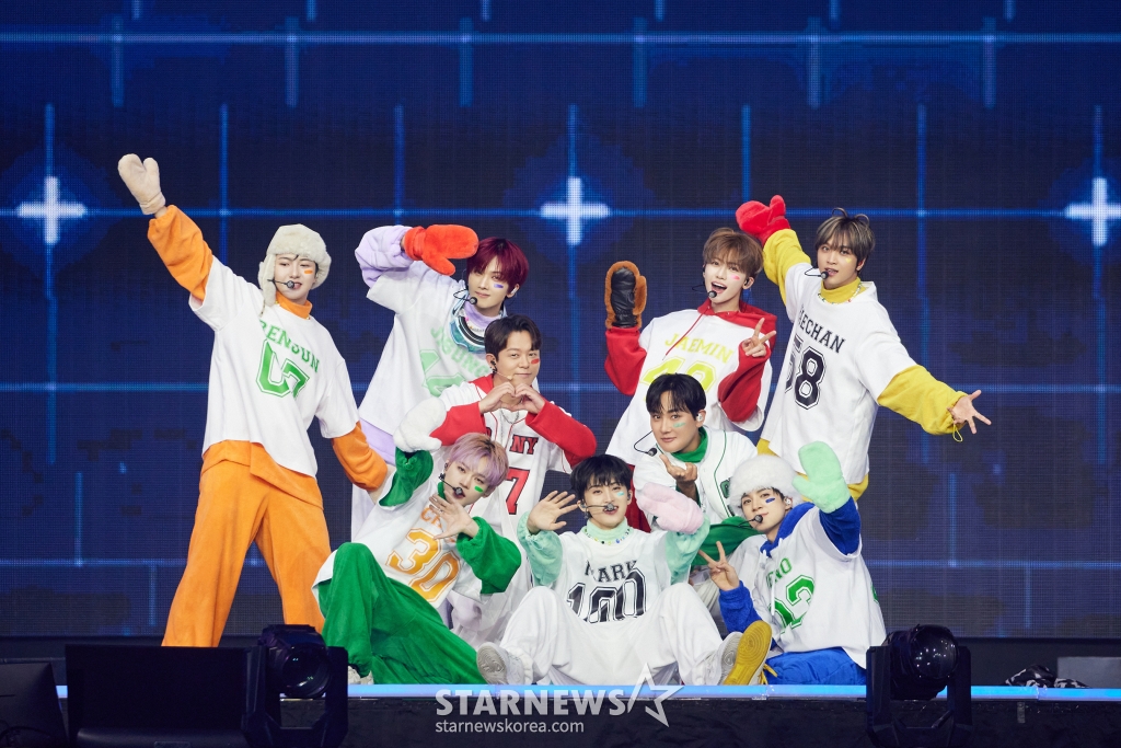 HOT 토니안, 강타와 NCT 드림이 12일 서울 고척스카이돔에서 진행된 에스엠타운 라이브 2025 '더 컬처, 더 퓨처' 인 서울(SMTOWN LIVE 2025 'THE CULTURE, THE FUTURE' in SEOUL) 콘서트에서 멋진 무대를 펼치고 있다. /사진제공=SM엔터테인먼트 2025.01.12 /사진=이동훈 photoguy@
