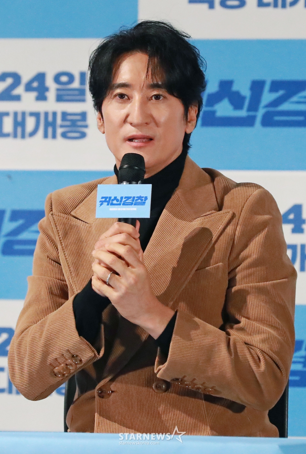 배우 신현준이 13일 오후 서울 CGV용산아이파크몰에서 진행된 영화 '귀신경찰'(감독 김영준) 언론배급시사회 및 기자간담회에 참석해 질문에 답하고 있다. /2025.01.13 /사진=이동훈 photoguy@