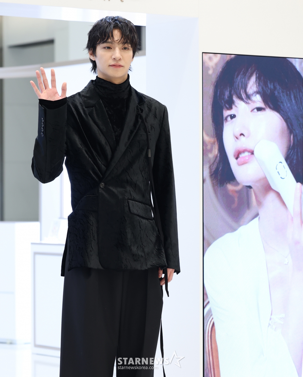 (서울=뉴스1) 권현진 기자 = 모델 채종석이 13일 서울 영등포구 현대백화점 더현대 서울에서 열린 뷰티 브랜드 달바(d'Alba)의 '시그니처 울쎄라 더블샷' 팝업 스토어 오픈 행사에 참석하고 있다. 2025.1.13/뉴스1 Copyright (C) 뉴스1. All rights reserved. 무단 전재 및 재배포, AI학습 이용 금지. /사진=(서울=뉴스1) 권현진 기자