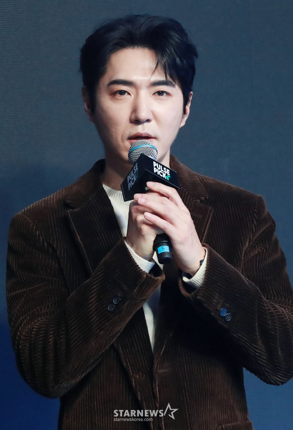 배우 데니안이 14일 오전 서울 강남구 GB성암아트홀에서 진행된 숏폼 콘텐츠 펄스픽 미디어데이에 참석해 포즈를 취하고 있다. /2025.01.14 /사진=이동훈 photoguy@