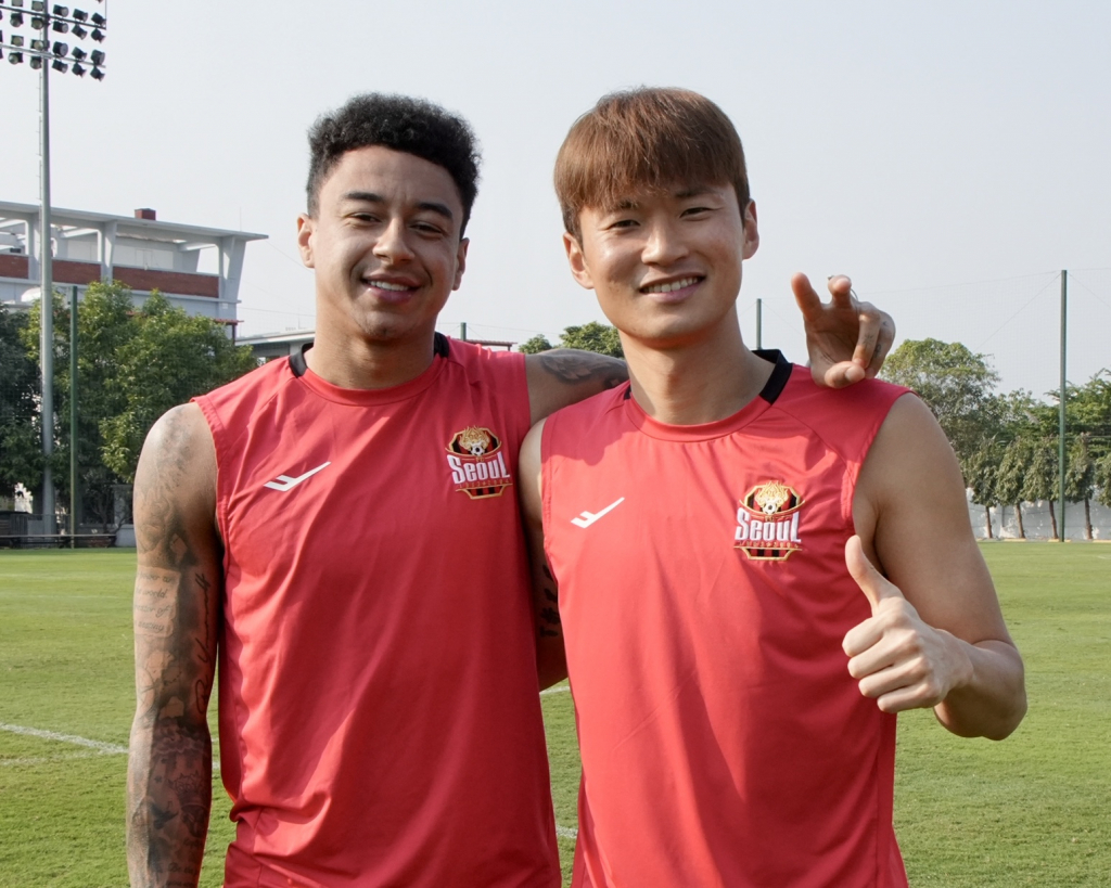제시 린가드(왼쪽)와 김진수. /사진=FC서울 제공