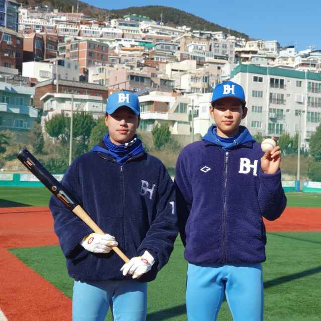 부산고 3학년 안지원(왼쪽)과 2학년 하현승. /사진=김동윤 기자